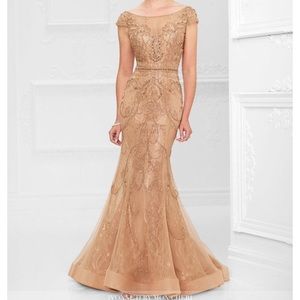 Ivonne d exclusively for Mon Cheri dress